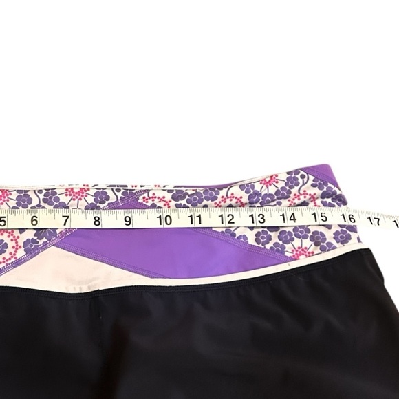 Lululemon Groovy Run Short Black- Athletic Running Shorts- Size 6 - Picture 14 of 16